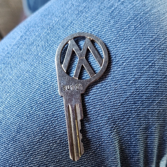 Silver Key Accessory - Picture 2 of 2